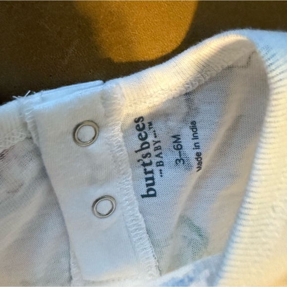 💙5/$25💙Burt’s bees Romper 3-6M - Picture 3 of 3